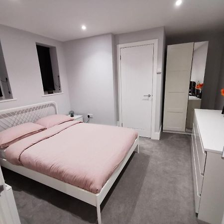4 Sleeps And Travel Cot- Close To Beach And Restaurants بورنماوث المظهر الخارجي الصورة