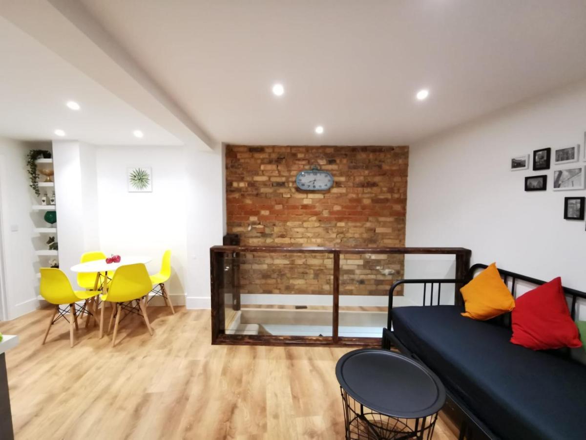 4 Sleeps And Travel Cot- Close To Beach And Restaurants بورنماوث المظهر الخارجي الصورة